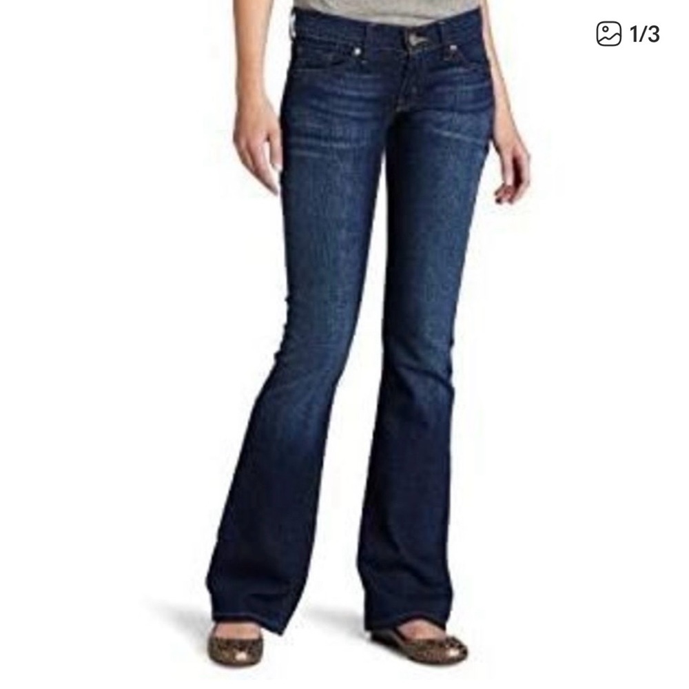 Levi's 524 Bootcut Jeans‎ women's. Size 13 or 31.